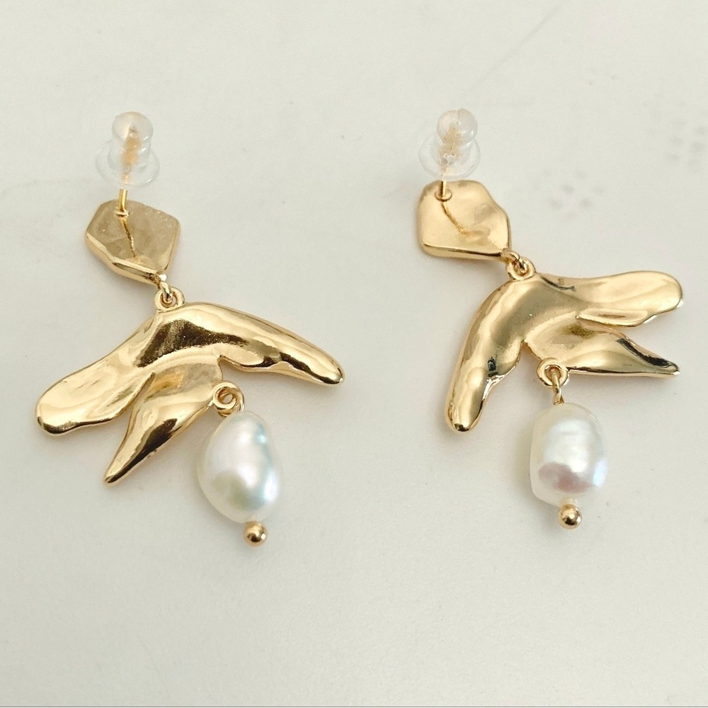 Gold Pearl statement dangle earrings floral chunky boho sculptural 💖2/$30 - Picture 9 of 9